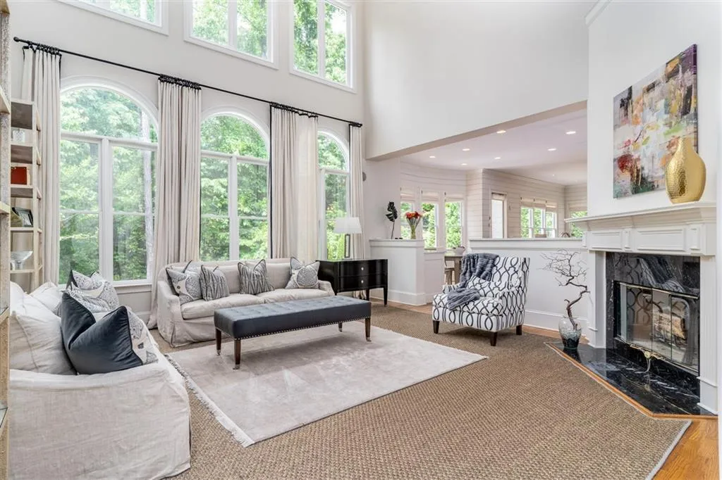 730 Lake Summit Drive, Sandy Springs, Georgia 30342, 5 Bedrooms Bedrooms, ,4 BathroomsBathrooms,Residential,Sold,730 Lake Summit Drive,6599902