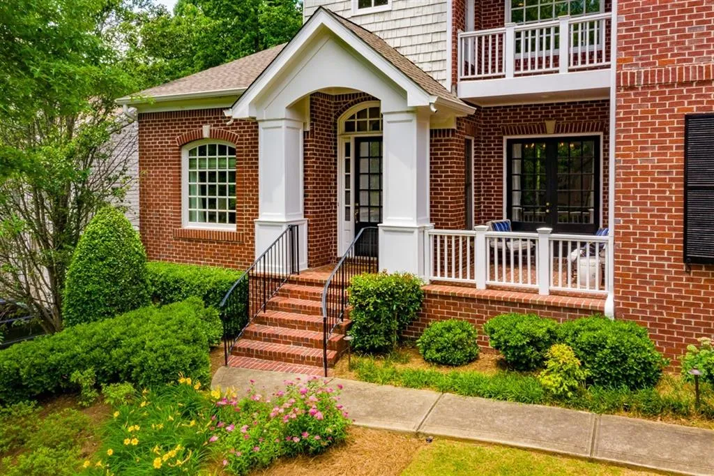 730 Lake Summit Drive, Sandy Springs, Georgia 30342, 5 Bedrooms Bedrooms, ,4 BathroomsBathrooms,Residential,Sold,730 Lake Summit Drive,6599902