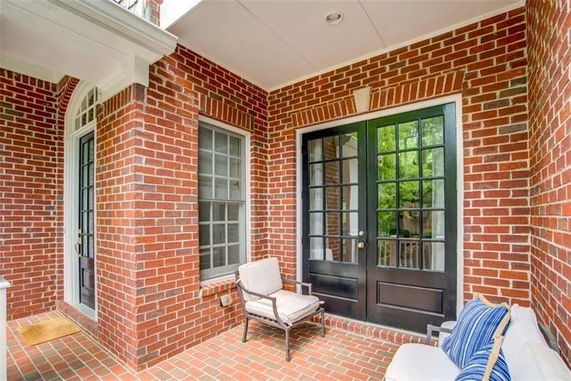 730 Lake Summit Drive, Sandy Springs, Georgia 30342, 5 Bedrooms Bedrooms, ,4 BathroomsBathrooms,Residential,Sold,730 Lake Summit Drive,6599902