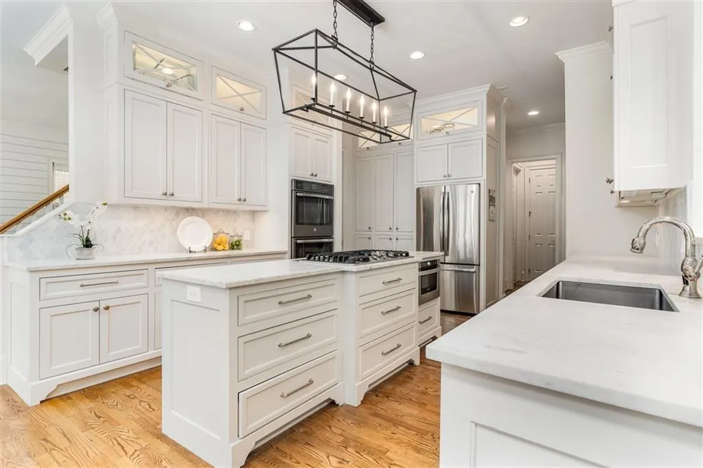 730 Lake Summit Drive, Sandy Springs, Georgia 30342, 5 Bedrooms Bedrooms, ,4 BathroomsBathrooms,Residential,Sold,730 Lake Summit Drive,6599902