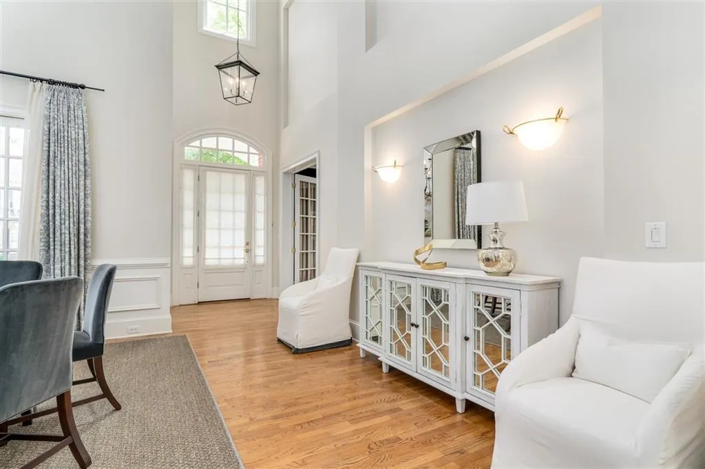 730 Lake Summit Drive, Sandy Springs, Georgia 30342, 5 Bedrooms Bedrooms, ,4 BathroomsBathrooms,Residential,Sold,730 Lake Summit Drive,6599902