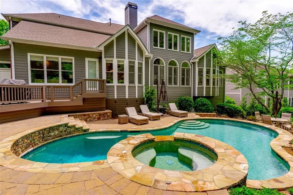 730 Lake Summit Drive, Sandy Springs, Georgia 30342, 5 Bedrooms Bedrooms, ,4 BathroomsBathrooms,Residential,Sold,730 Lake Summit Drive,6599902