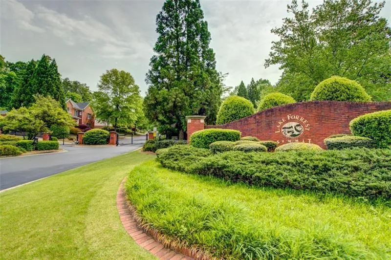 730 Lake Summit Drive, Sandy Springs, Georgia 30342, 5 Bedrooms Bedrooms, ,4 BathroomsBathrooms,Residential,Sold,730 Lake Summit Drive,6599902