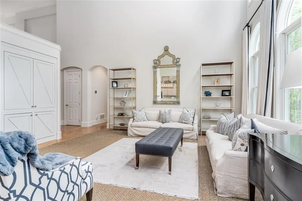 730 Lake Summit Drive, Sandy Springs, Georgia 30342, 5 Bedrooms Bedrooms, ,4 BathroomsBathrooms,Residential,Sold,730 Lake Summit Drive,6599902
