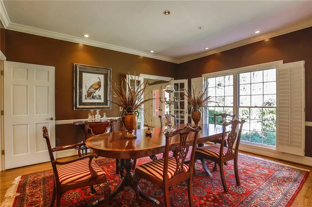 220 Cliff Overlook, Sandy Springs, Georgia 30350, 4 Bedrooms Bedrooms, ,3 BathroomsBathrooms,Residential,Sold,220 Cliff Overlook,5972748