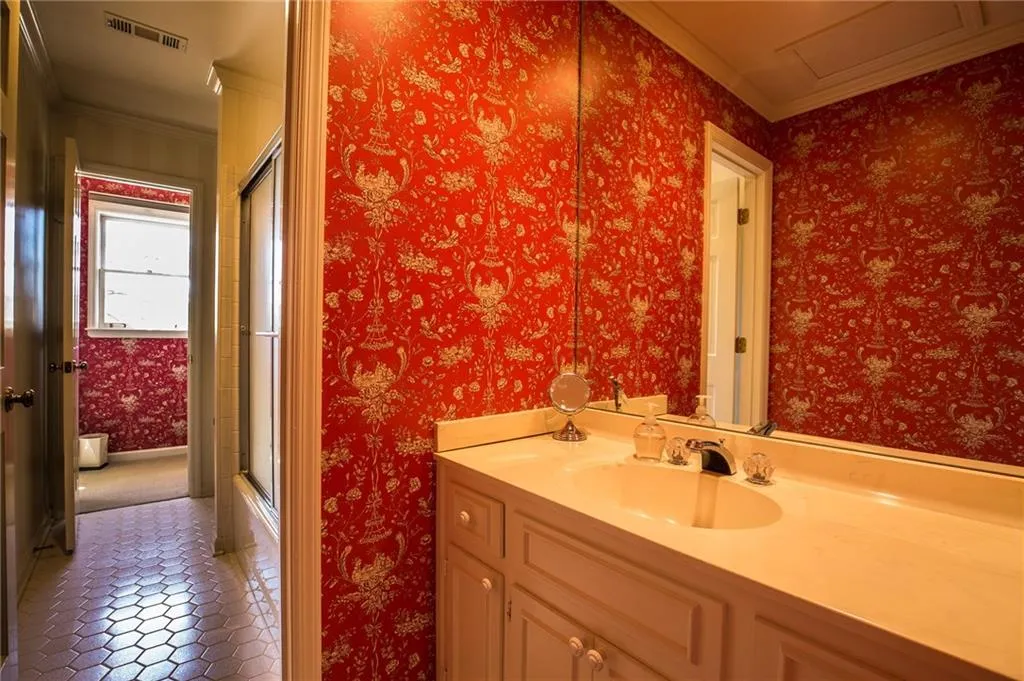 220 Cliff Overlook, Sandy Springs, Georgia 30350, 4 Bedrooms Bedrooms, ,3 BathroomsBathrooms,Residential,Sold,220 Cliff Overlook,5972748