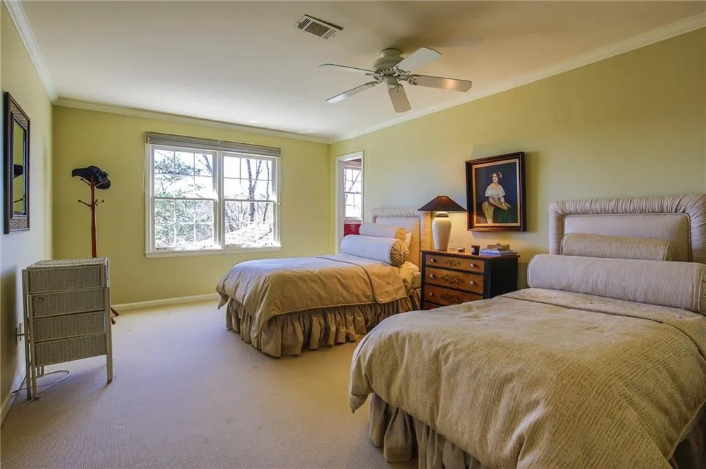 220 Cliff Overlook, Sandy Springs, Georgia 30350, 4 Bedrooms Bedrooms, ,3 BathroomsBathrooms,Residential,Sold,220 Cliff Overlook,5972748