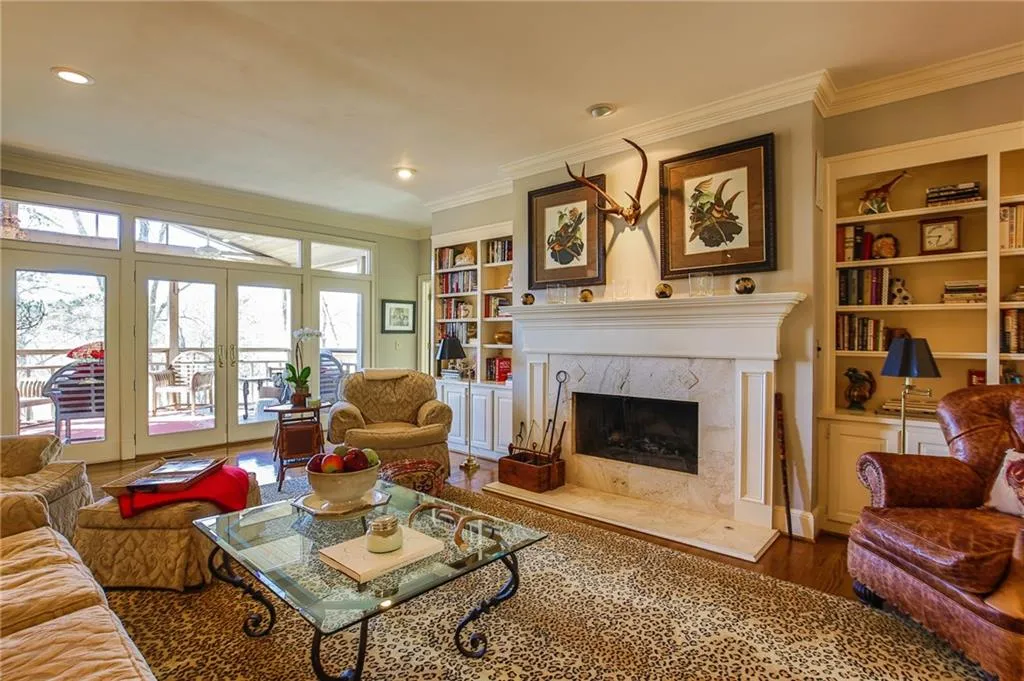 220 Cliff Overlook, Sandy Springs, Georgia 30350, 4 Bedrooms Bedrooms, ,3 BathroomsBathrooms,Residential,Sold,220 Cliff Overlook,5972748