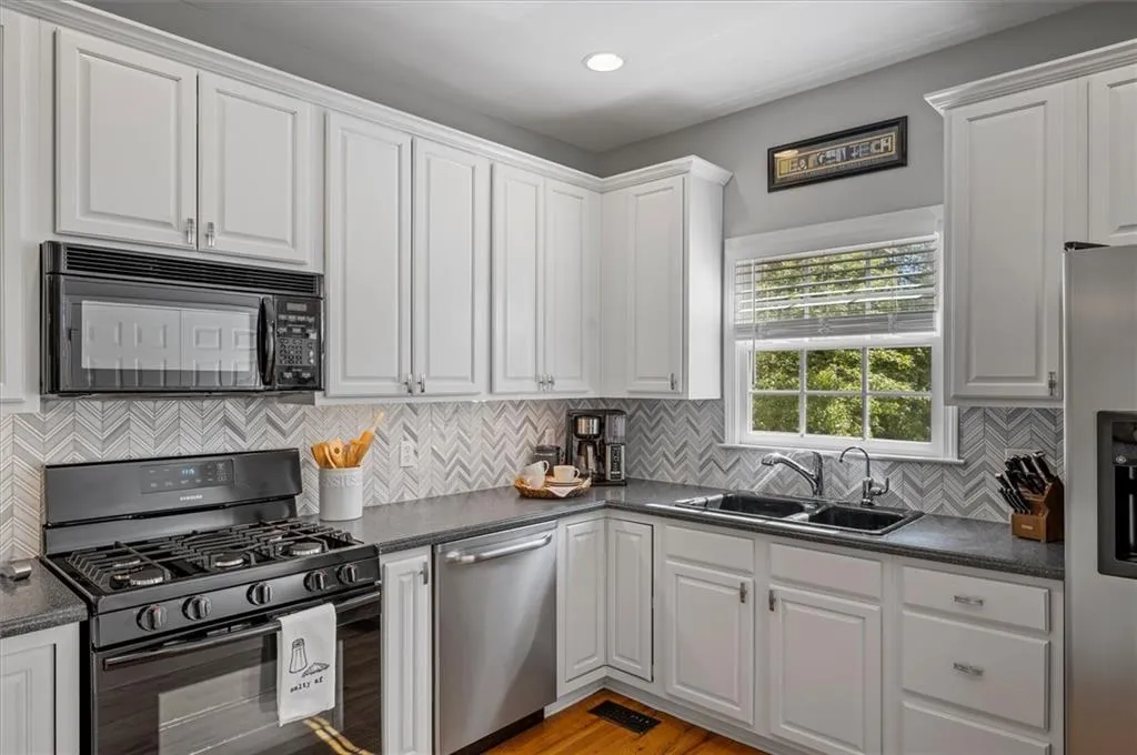 1200 Wing Street Unit 13, Sandy Springs, Georgia 30350, 3 Bedrooms Bedrooms, ,3 BathroomsBathrooms,Residential,Sold,1200 Wing Street Unit 13,7201795