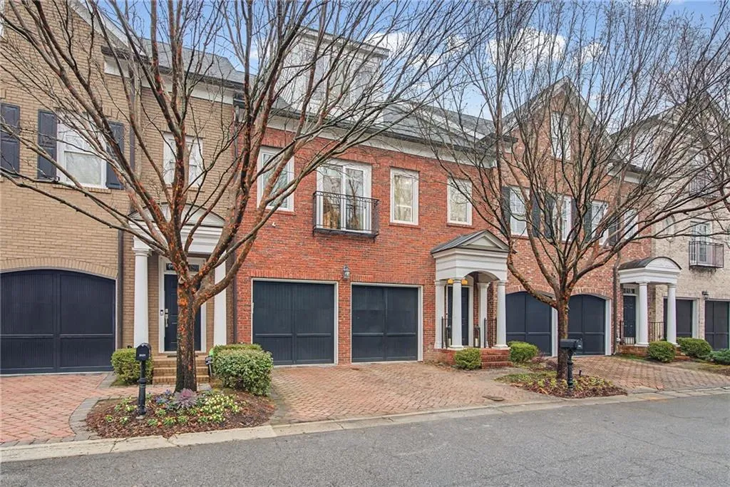 3317 Buckhead Forest Mews Ne, Atlanta, Georgia 30305, 4 Bedrooms Bedrooms, 0 ,4 BathroomsBathrooms,Residential,For Sale,3317 Buckhead Forest Mews Ne,7714666