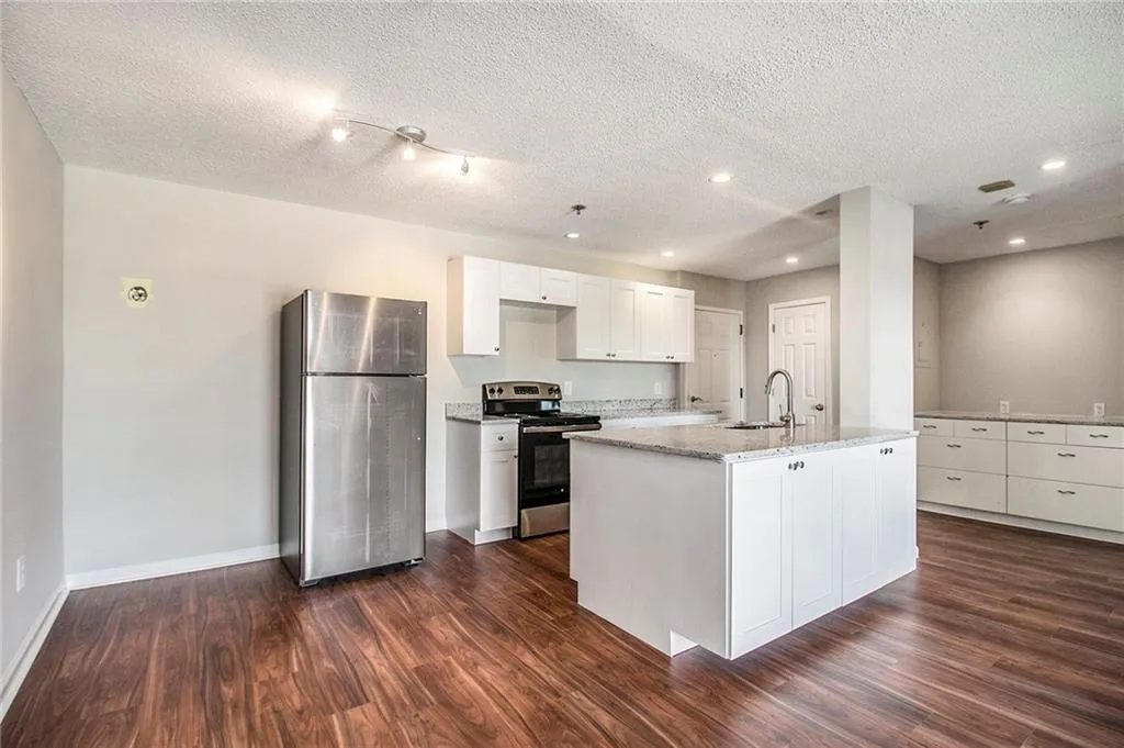 300 Johnson Ferry Road Ne Unit A710, Sandy Springs, Georgia 30326, 1 Bedroom Bedrooms, ,1 BathroomBathrooms,Residential,Sold,300 Johnson Ferry Road Ne Unit A710,7234626