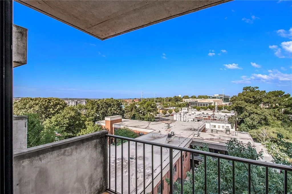 300 Johnson Ferry Road Ne Unit A710, Sandy Springs, Georgia 30326, 1 Bedroom Bedrooms, ,1 BathroomBathrooms,Residential,Sold,300 Johnson Ferry Road Ne Unit A710,7234626