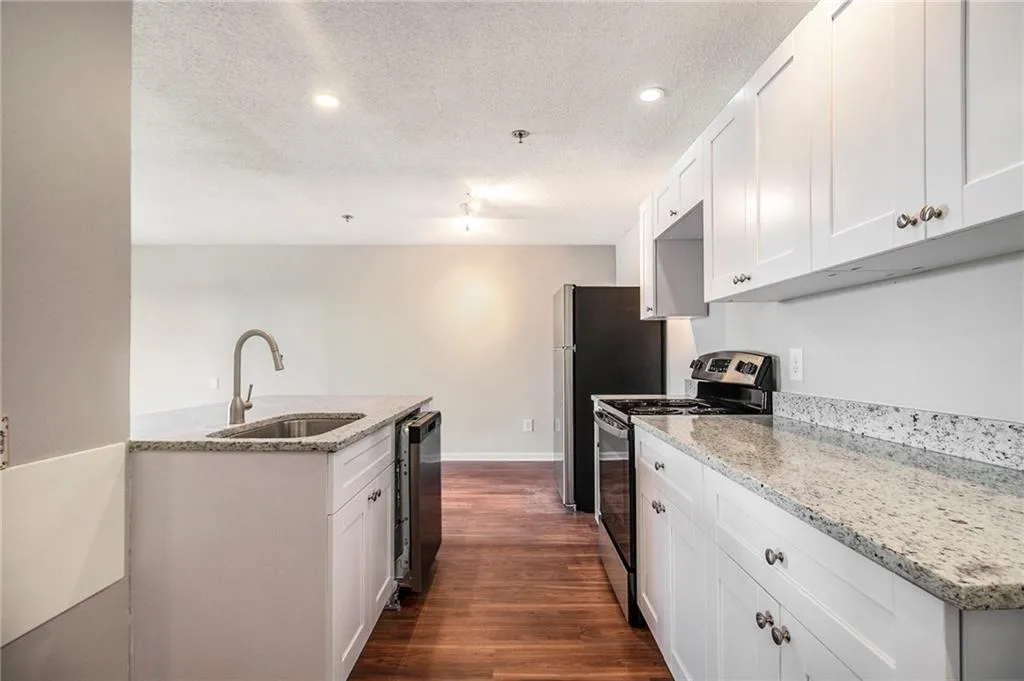 300 Johnson Ferry Road Ne Unit A710, Sandy Springs, Georgia 30326, 1 Bedroom Bedrooms, ,1 BathroomBathrooms,Residential,Sold,300 Johnson Ferry Road Ne Unit A710,7234626