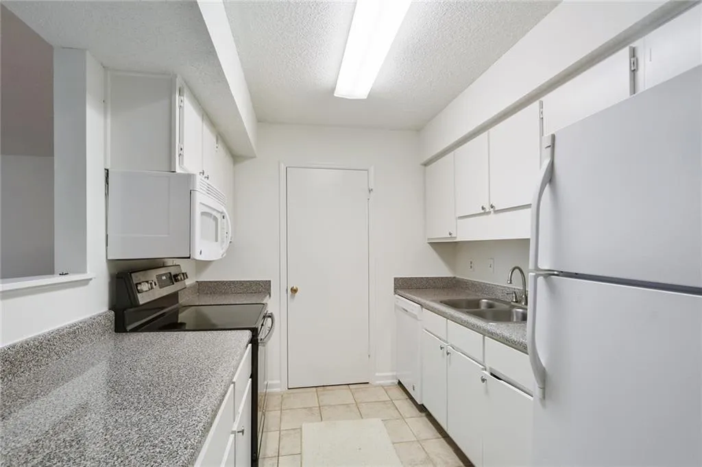 2005 Wingate Way, Atlanta, Georgia 30350, 1 Bedroom Bedrooms, ,1 BathroomBathrooms,Residential,Sold,2005 Wingate Way,7011587