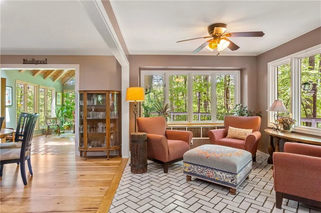 135 Classic Cove, Sandy Springs, Georgia 30350, 5 Bedrooms Bedrooms, ,3 BathroomsBathrooms,Residential,Sold,135 Classic Cove,7031757