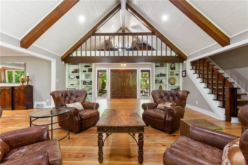 135 Classic Cove, Sandy Springs, Georgia 30350, 5 Bedrooms Bedrooms, ,3 BathroomsBathrooms,Residential,Sold,135 Classic Cove,7031757