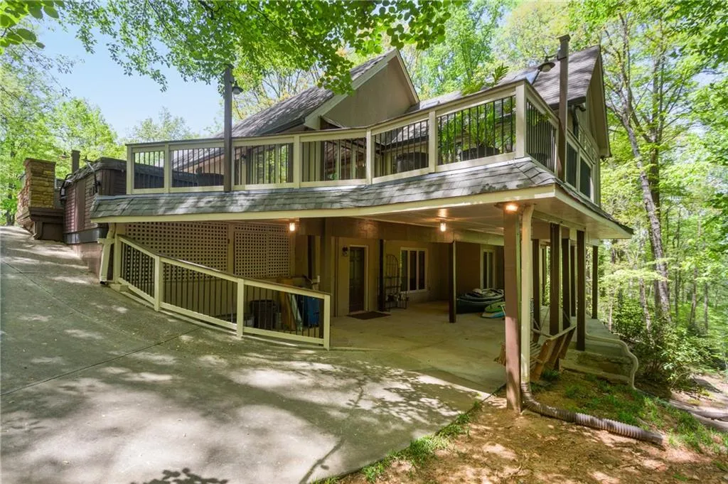 135 Classic Cove, Sandy Springs, Georgia 30350, 5 Bedrooms Bedrooms, ,3 BathroomsBathrooms,Residential,Sold,135 Classic Cove,7031757