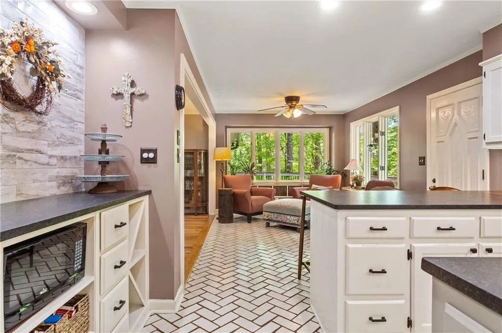 135 Classic Cove, Sandy Springs, Georgia 30350, 5 Bedrooms Bedrooms, ,3 BathroomsBathrooms,Residential,Sold,135 Classic Cove,7031757