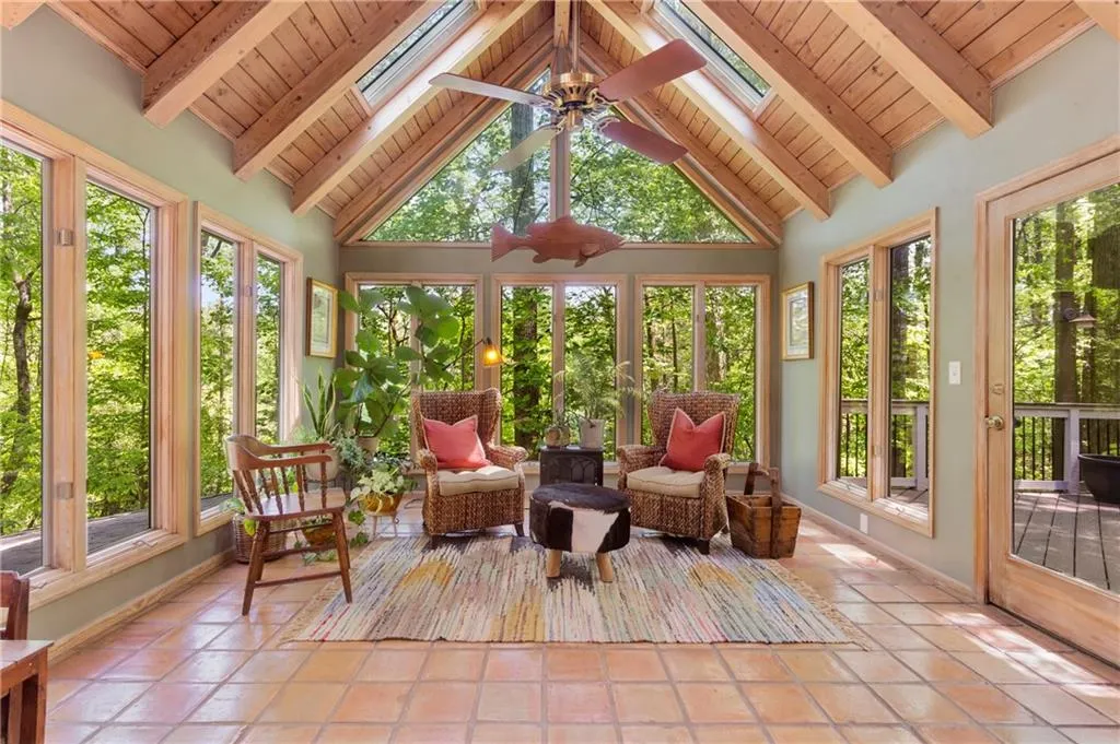 135 Classic Cove, Sandy Springs, Georgia 30350, 5 Bedrooms Bedrooms, ,3 BathroomsBathrooms,Residential,Sold,135 Classic Cove,7031757