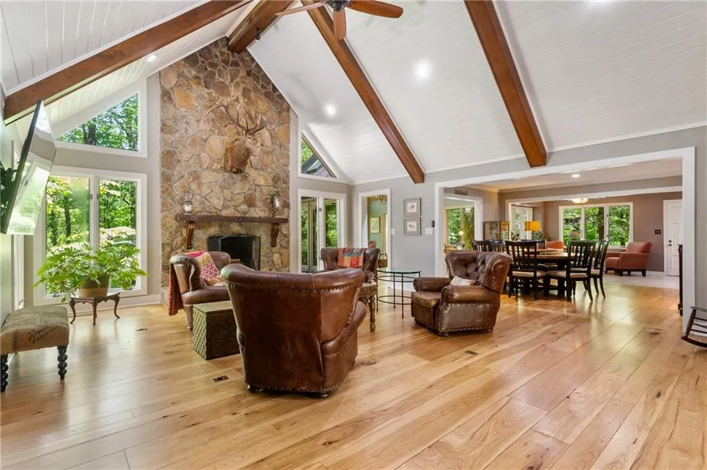 135 Classic Cove, Sandy Springs, Georgia 30350, 5 Bedrooms Bedrooms, ,3 BathroomsBathrooms,Residential,Sold,135 Classic Cove,7031757