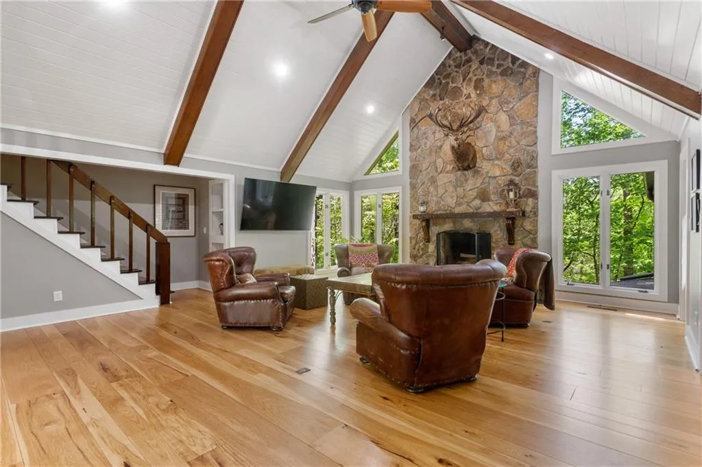 135 Classic Cove, Sandy Springs, Georgia 30350, 5 Bedrooms Bedrooms, ,3 BathroomsBathrooms,Residential,Sold,135 Classic Cove,7031757