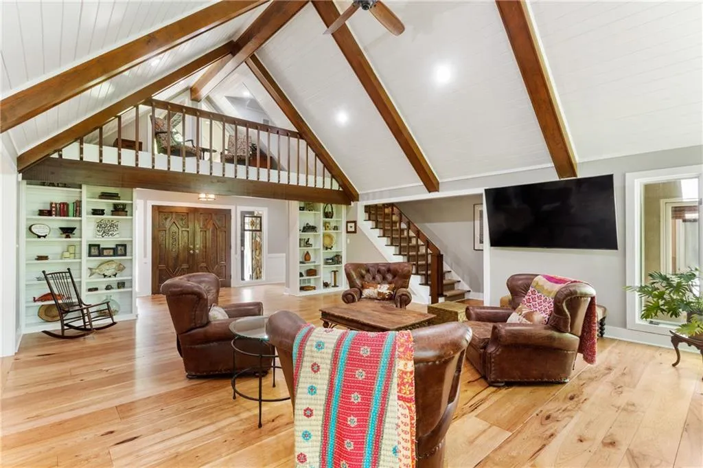 135 Classic Cove, Sandy Springs, Georgia 30350, 5 Bedrooms Bedrooms, ,3 BathroomsBathrooms,Residential,Sold,135 Classic Cove,7031757