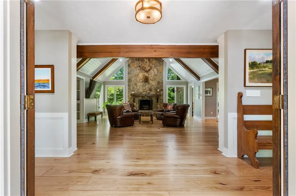 135 Classic Cove, Sandy Springs, Georgia 30350, 5 Bedrooms Bedrooms, ,3 BathroomsBathrooms,Residential,Sold,135 Classic Cove,7031757