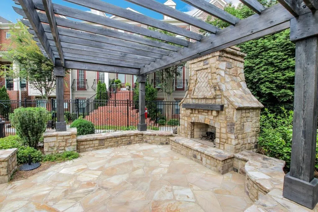 459 Alderwood Street, Sandy Springs, Georgia 30328, 3 Bedrooms Bedrooms, ,3 BathroomsBathrooms,Residential,Sold,459 Alderwood Street,6879144