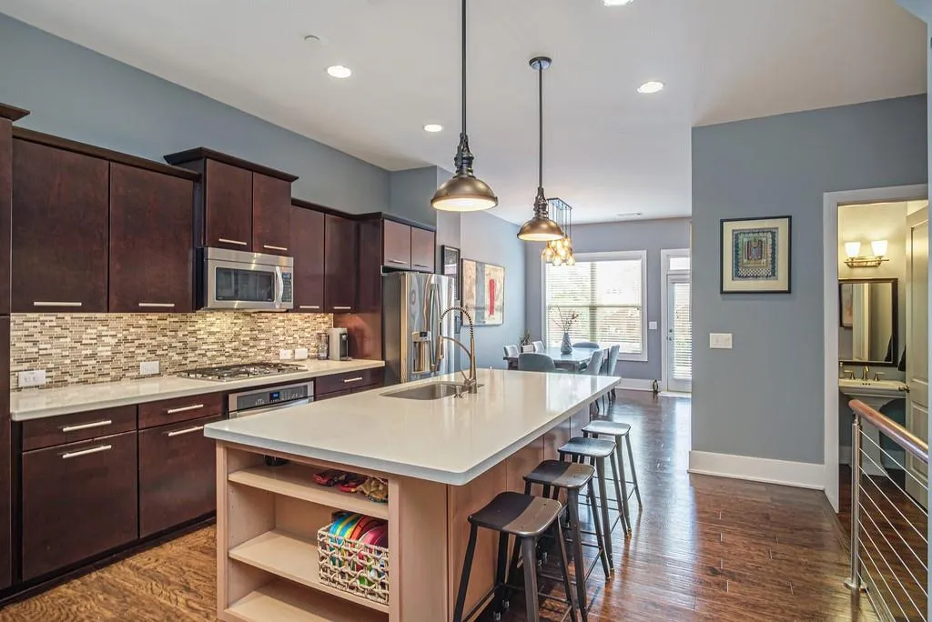 459 Alderwood Street, Sandy Springs, Georgia 30328, 3 Bedrooms Bedrooms, ,3 BathroomsBathrooms,Residential,Sold,459 Alderwood Street,6879144