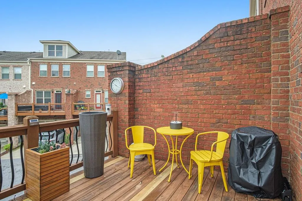 459 Alderwood Street, Sandy Springs, Georgia 30328, 3 Bedrooms Bedrooms, ,3 BathroomsBathrooms,Residential,Sold,459 Alderwood Street,6879144