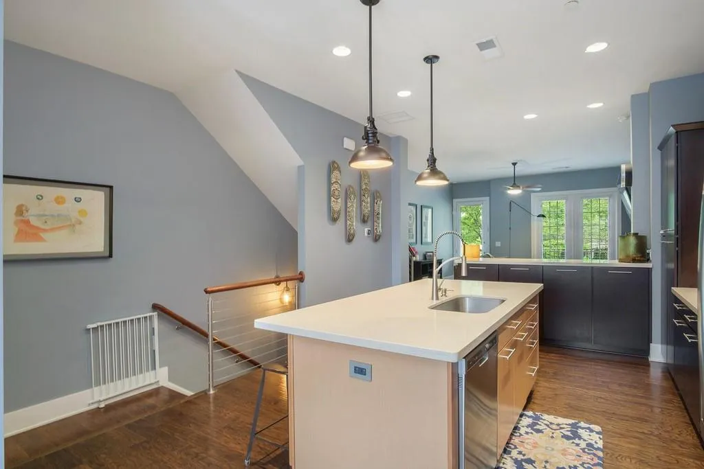 459 Alderwood Street, Sandy Springs, Georgia 30328, 3 Bedrooms Bedrooms, ,3 BathroomsBathrooms,Residential,Sold,459 Alderwood Street,6879144