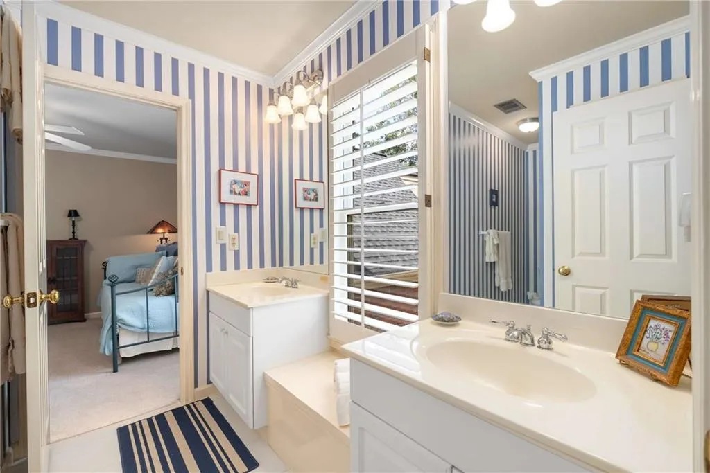 2 bedrooms share a Jack and Jill bath