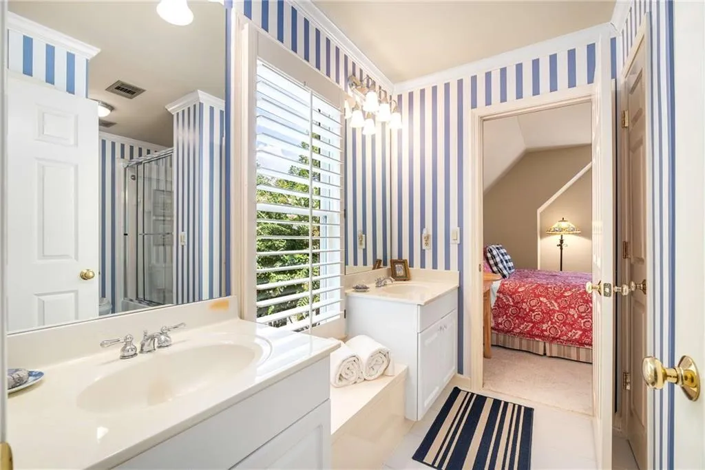 2 bedrooms share a Jack and Jill bath