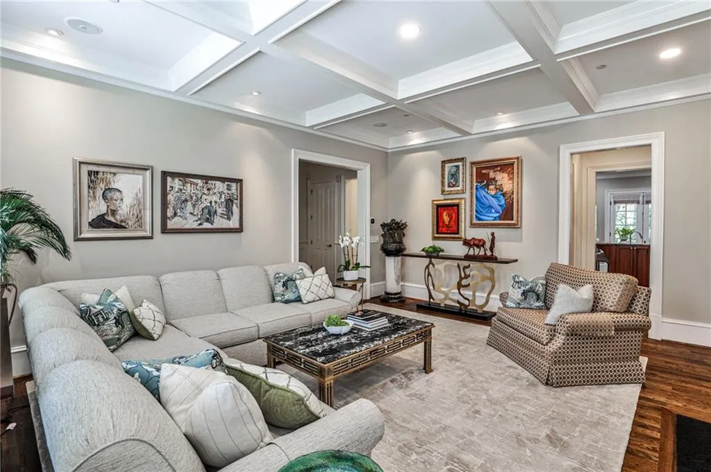 3338 Paces Ferry Avenue Se, Atlanta, Georgia 30339, 4 Bedrooms Bedrooms, ,4 BathroomsBathrooms,Residential,For Sale,3338 Paces Ferry Avenue Se,7665252