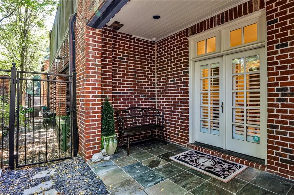 3338 Paces Ferry Avenue Se, Atlanta, Georgia 30339, 4 Bedrooms Bedrooms, ,4 BathroomsBathrooms,Residential,For Sale,3338 Paces Ferry Avenue Se,7665252