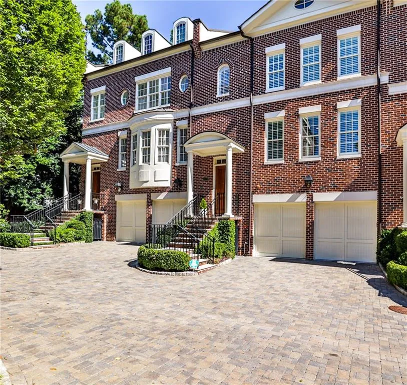 3338 Paces Ferry Avenue Se, Atlanta, Georgia 30339, 4 Bedrooms Bedrooms, ,4 BathroomsBathrooms,Residential,For Sale,3338 Paces Ferry Avenue Se,7665252