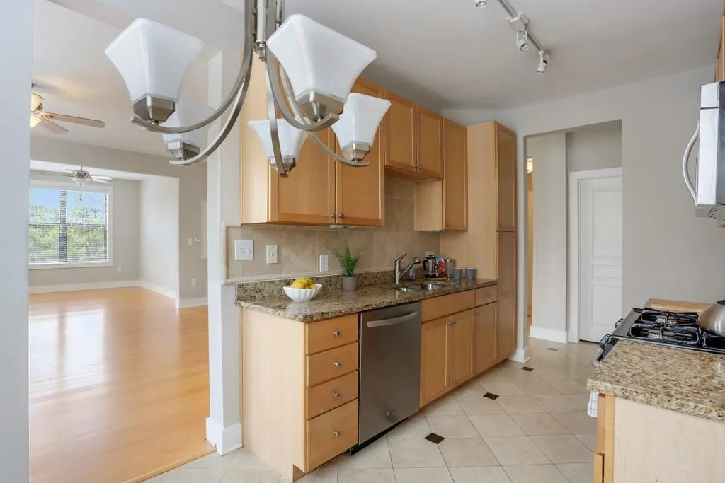 799 Hammond Drive Unit 302, Sandy Springs, Georgia 30328, 2 Bedrooms Bedrooms, ,2 BathroomsBathrooms,Residential,Sold,799 Hammond Drive Unit 302,5718069