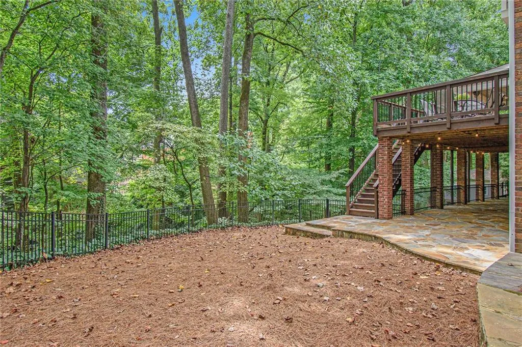 3255 Jett Ferry Court, Sandy Springs, Georgia 30350, 5 Bedrooms Bedrooms, ,4 BathroomsBathrooms,Residential,Sold,3255 Jett Ferry Court,6935896