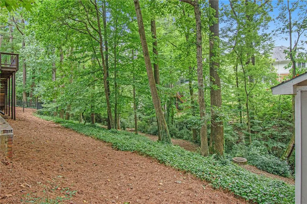3255 Jett Ferry Court, Sandy Springs, Georgia 30350, 5 Bedrooms Bedrooms, ,4 BathroomsBathrooms,Residential,Sold,3255 Jett Ferry Court,6935896