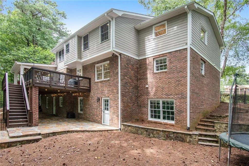 3255 Jett Ferry Court, Sandy Springs, Georgia 30350, 5 Bedrooms Bedrooms, ,4 BathroomsBathrooms,Residential,Sold,3255 Jett Ferry Court,6935896
