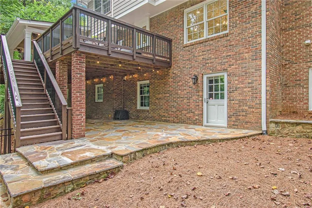 3255 Jett Ferry Court, Sandy Springs, Georgia 30350, 5 Bedrooms Bedrooms, ,4 BathroomsBathrooms,Residential,Sold,3255 Jett Ferry Court,6935896