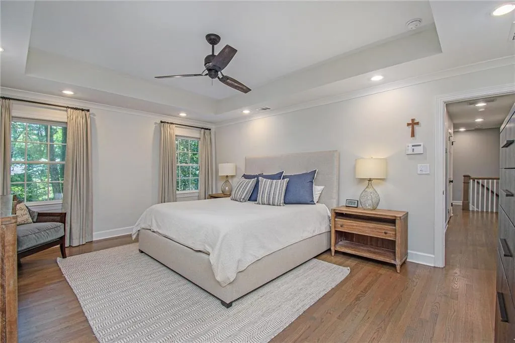 3255 Jett Ferry Court, Sandy Springs, Georgia 30350, 5 Bedrooms Bedrooms, ,4 BathroomsBathrooms,Residential,Sold,3255 Jett Ferry Court,6935896