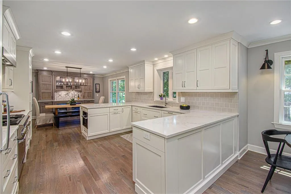 3255 Jett Ferry Court, Sandy Springs, Georgia 30350, 5 Bedrooms Bedrooms, ,4 BathroomsBathrooms,Residential,Sold,3255 Jett Ferry Court,6935896