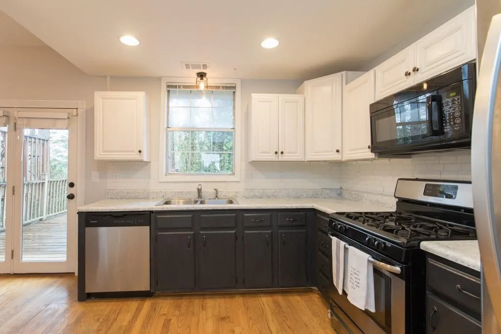 1205 Wedgewood Court, Atlanta, Georgia 30350, 3 Bedrooms Bedrooms, ,3 BathroomsBathrooms,Residential,Sold,1205 Wedgewood Court,6694562