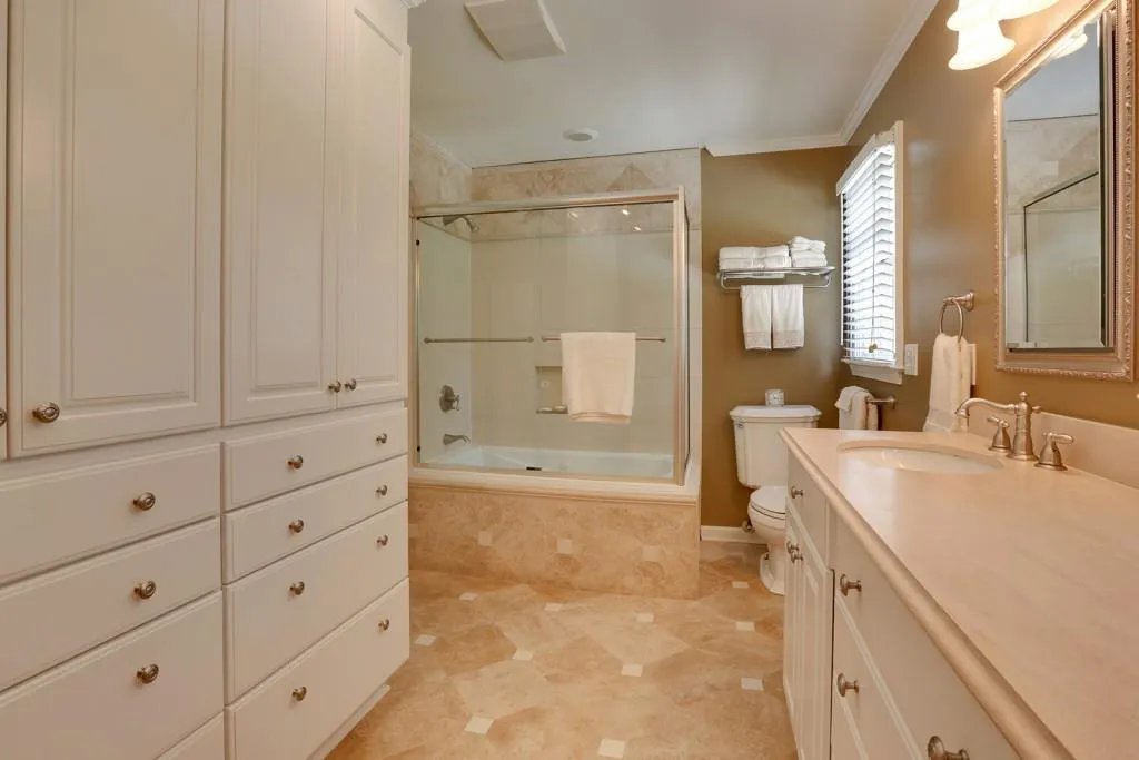 6035 Riverside Drive, Sandy Springs, Georgia 30328, 4 Bedrooms Bedrooms, ,4 BathroomsBathrooms,Residential,Sold,6035 Riverside Drive,5643953