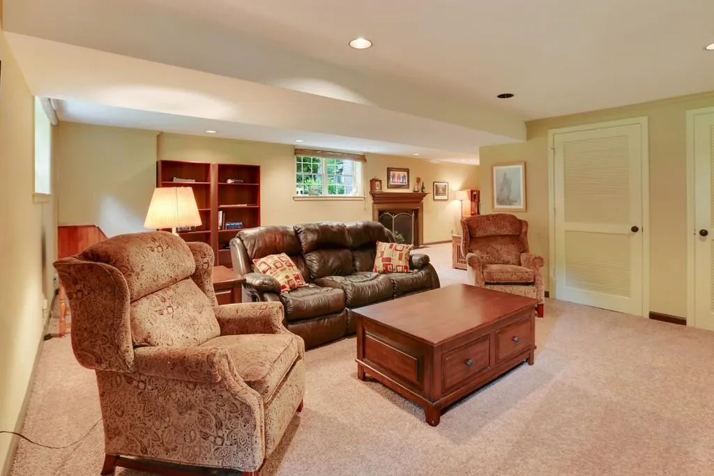 6035 Riverside Drive, Sandy Springs, Georgia 30328, 4 Bedrooms Bedrooms, ,4 BathroomsBathrooms,Residential,Sold,6035 Riverside Drive,5643953