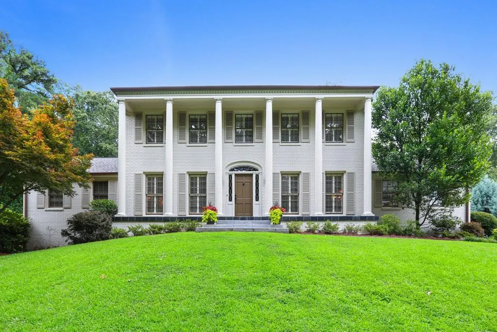 6035 Riverside Drive, Sandy Springs, Georgia 30328, 4 Bedrooms Bedrooms, ,4 BathroomsBathrooms,Residential,Sold,6035 Riverside Drive,5643953