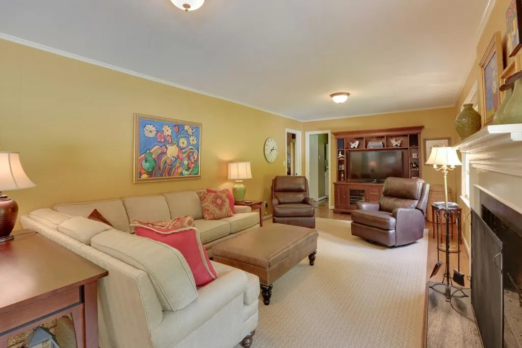 6035 Riverside Drive, Sandy Springs, Georgia 30328, 4 Bedrooms Bedrooms, ,4 BathroomsBathrooms,Residential,Sold,6035 Riverside Drive,5643953