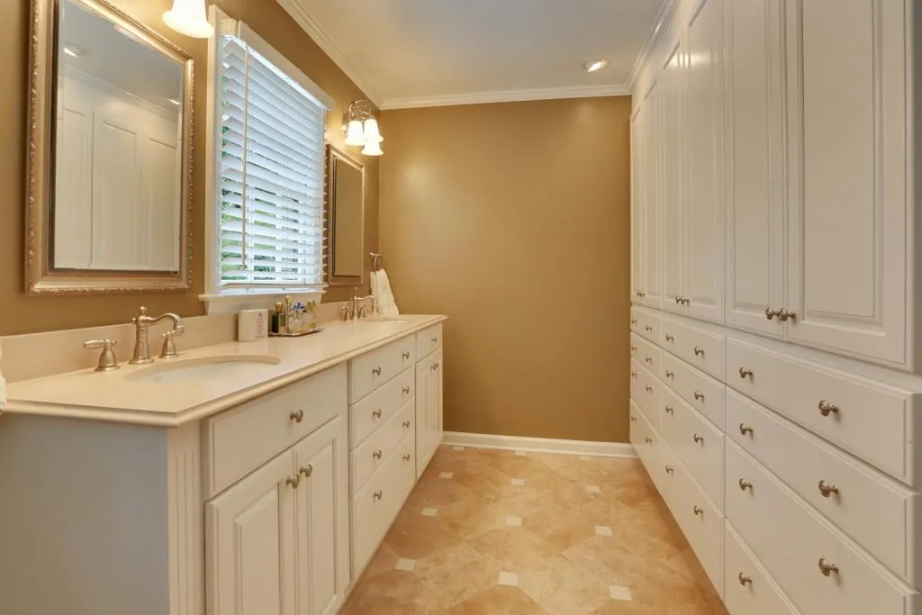 6035 Riverside Drive, Sandy Springs, Georgia 30328, 4 Bedrooms Bedrooms, ,4 BathroomsBathrooms,Residential,Sold,6035 Riverside Drive,5643953