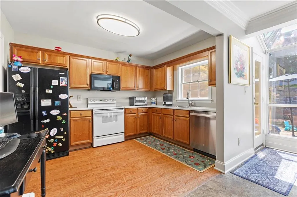 62 Mount Vernon Circle, Atlanta, Georgia 30338, 2 Bedrooms Bedrooms, ,2 BathroomsBathrooms,Residential,Sold,62 Mount Vernon Circle,7575300